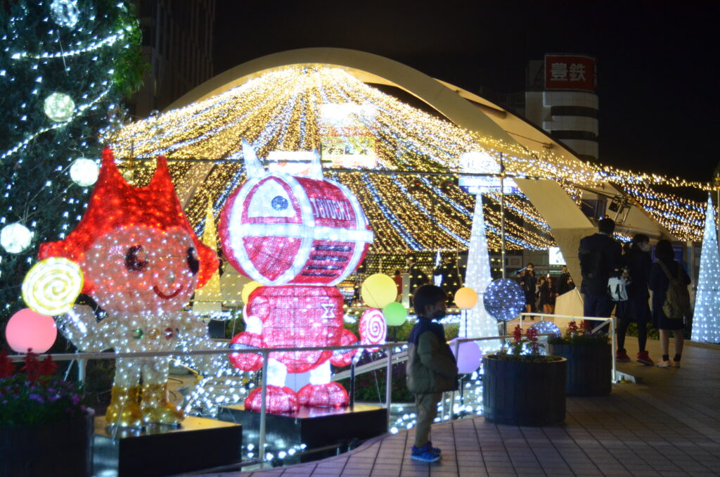 ２２万球が灯る豊橋市の街中 田原駅前でもイルミネーションが輝く Aoもの